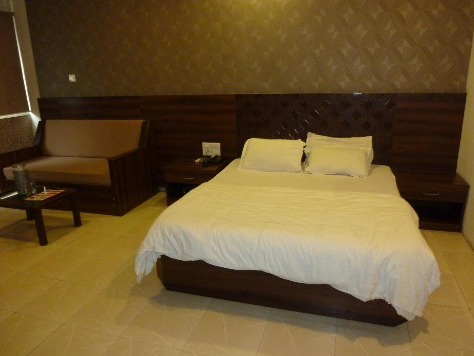 Hotel Regal Palace Мумбай Стая снимка