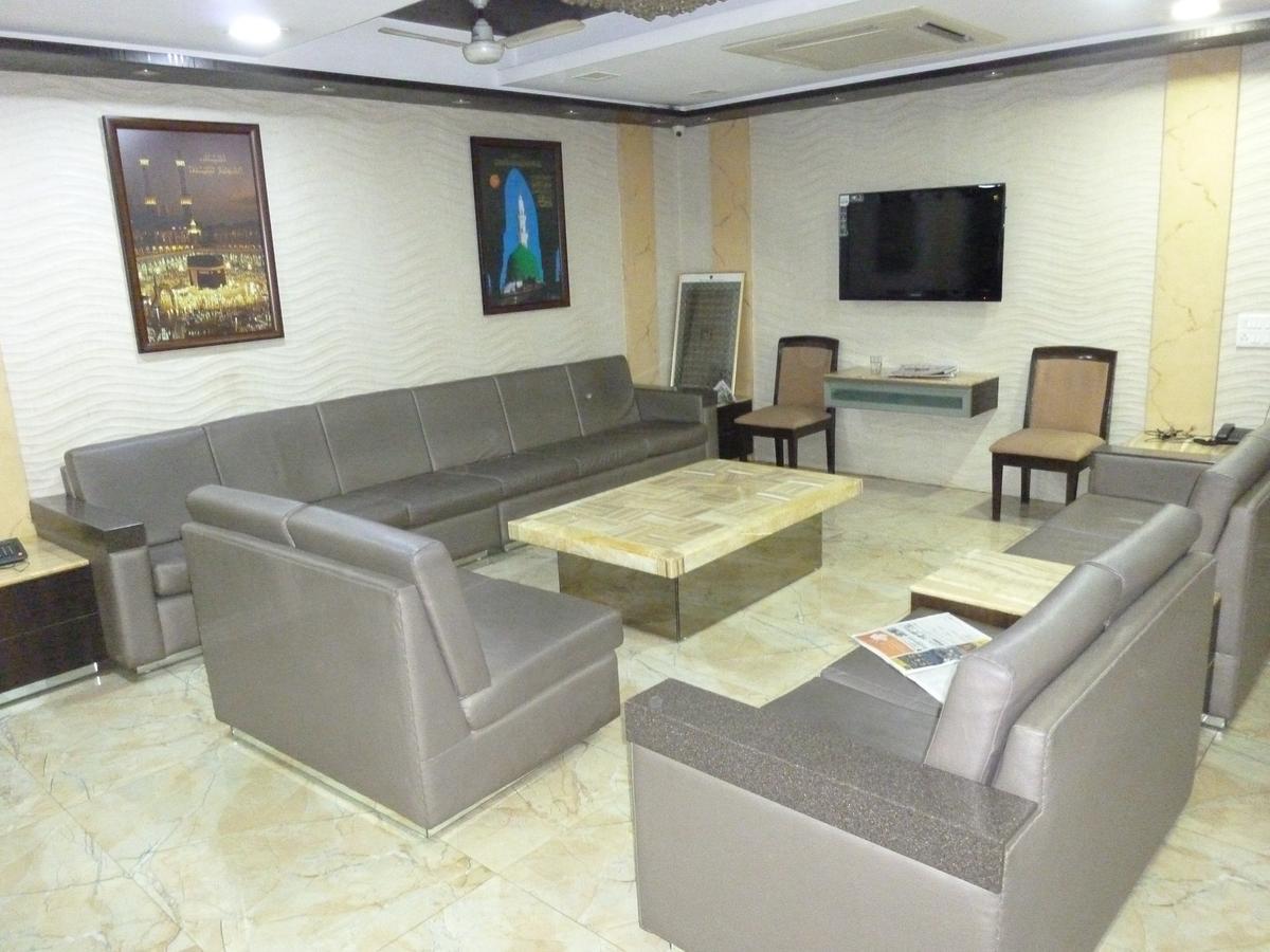 Hotel Regal Palace Мумбай Екстериор снимка