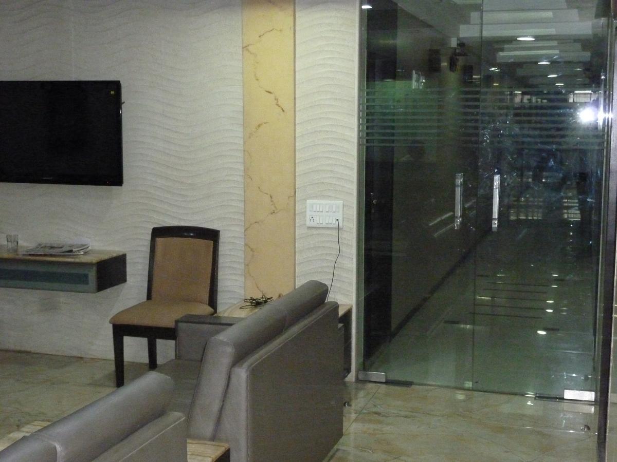 Hotel Regal Palace Мумбай Екстериор снимка